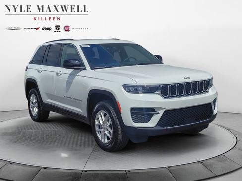 New 2026 Jeep Grand Cherokee Laredo RWD image 2