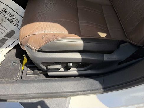 Used 2022 Lexus ES 350 w/ Luxury Package FWD image 14