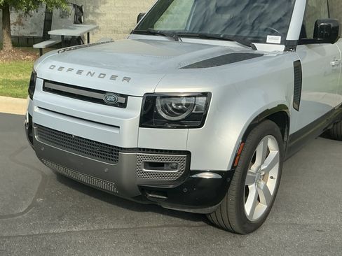 Used 2023 Land Rover Defender 130 X-Dynamic SE AWD/4WD image 11