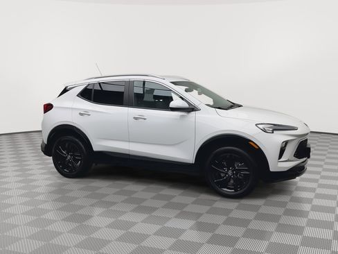 Certified 2024 Buick Encore GX Sport Touring w/ Comfort Package AWD/4WD image 37
