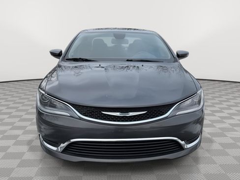 Used 2015 Chrysler 200 Limited w/ Convenience Group image 2
