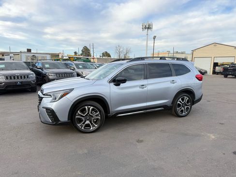 Used 2024 Subaru Ascent Limited w/ Technology Package AWD/4WD image 4