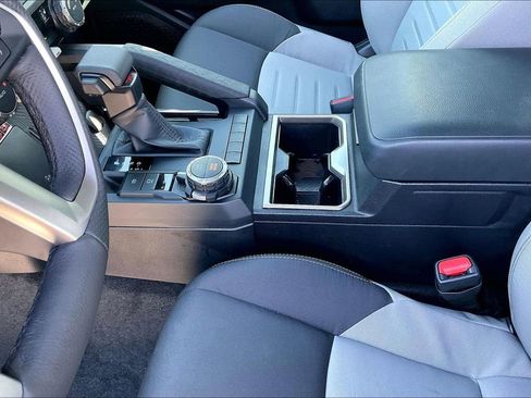 Used 2025 Toyota Tacoma TRD Sport w/ TRD Sport Upgrade Package image 18