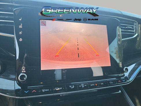 Used 2022 Jeep Wagoneer Series III w/ Flexible Seating Group image 23