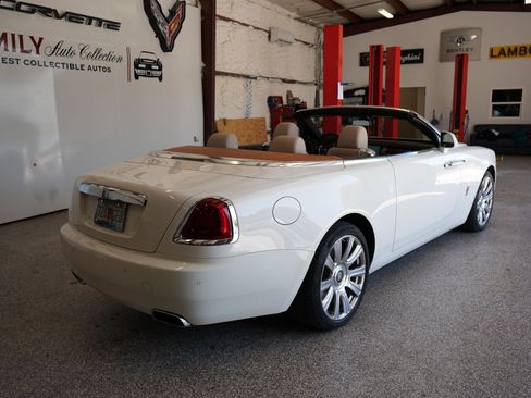 Used 2017 Rolls-Royce Dawn image 24
