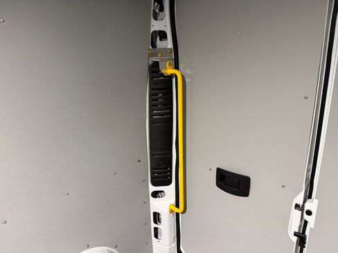 Used 2025 RAM ProMaster 2500 w/ Convenience Group image 21