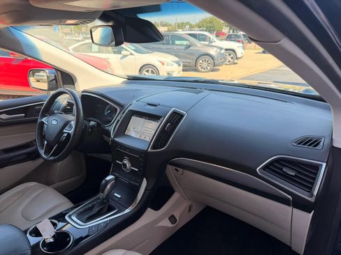 Used 2017 Ford Edge Titanium w/ Equipment Group 302A AWD/4WD image 36