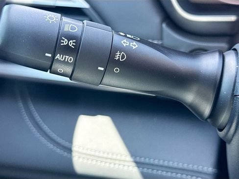 Used 2025 Subaru Outback Limited AWD/4WD image 12