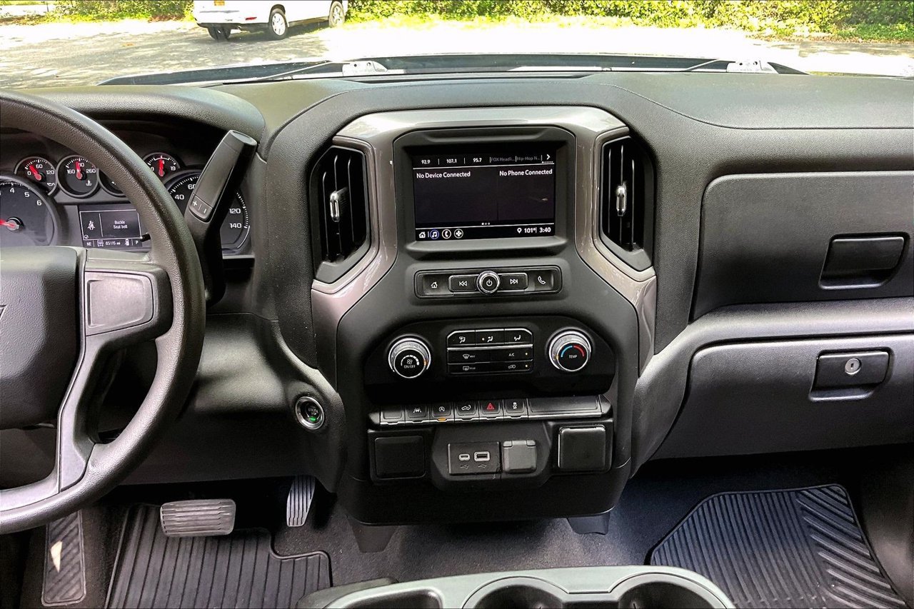 Used 2022 Chevrolet Silverado 1500 Custom AWD/4WD image 9