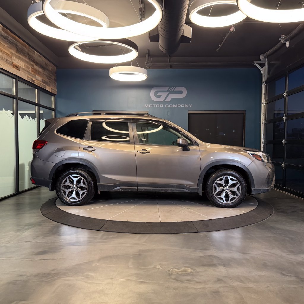 Used 2021 Subaru Forester Premium AWD/4WD image 2