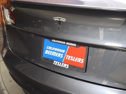 Used 2023 Tesla Model 3 Standard Range image 16