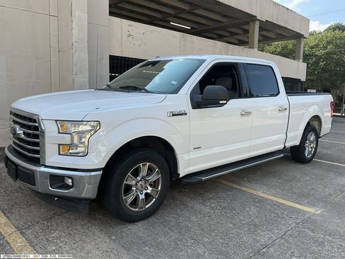 Used 2017 Ford F150 XLT w/ Equipment Group 302A Luxury RWD image 4