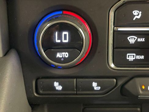 Used 2023 Chevrolet Tahoe Z71 w/ Luxury Package image 37