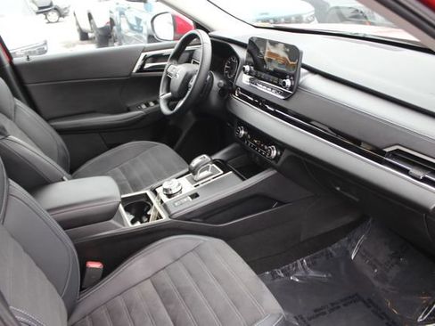Used 2024 Mitsubishi Outlander SE AWD/4WD image 32