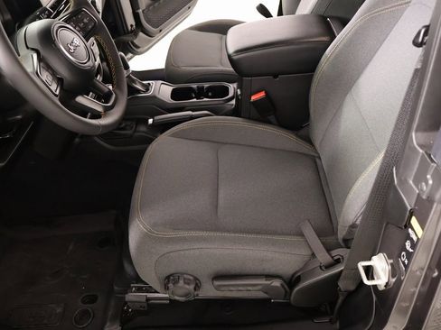 Used 2024 Jeep Wrangler Sport S image 11