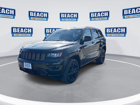 Used 2021 Jeep Grand Cherokee Laredo X AWD/4WD image 4