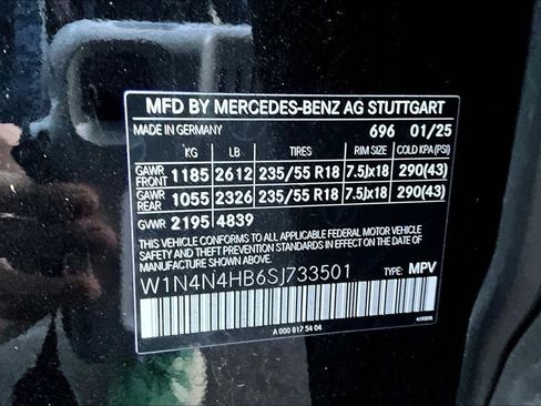 Used 2025 Mercedes-Benz GLA 250 4MATIC image 35