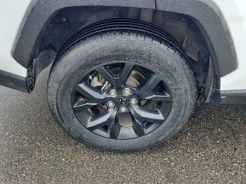 Used 2021 Toyota RAV4 LE FWD image 39