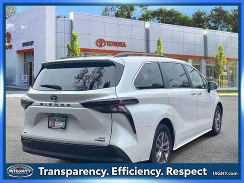 Certified 2024 Toyota Sienna XLE w/ XLE Plus Package AWD/4WD image 6