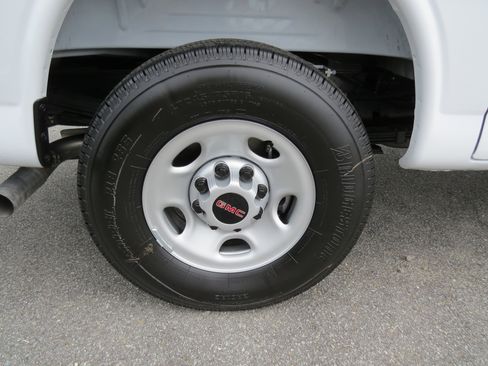 Used 2025 GMC Savana 3500 w/ Driver Convenience Package RWD image 10