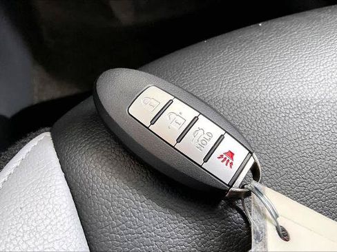 Certified 2024 Nissan Kicks SR w/ SR Premium Package FWD image 13