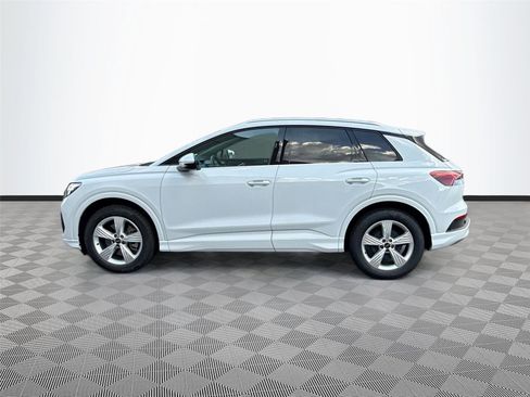 Used 2022 Audi Q4 e-tron Premium w/ Convenience Package image 4