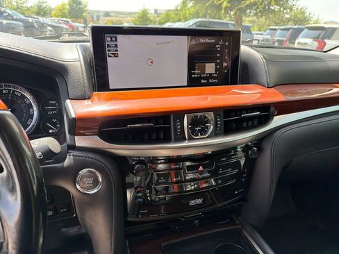Used 2017 Lexus LX 570 4WD w/ Luxury Package image 29