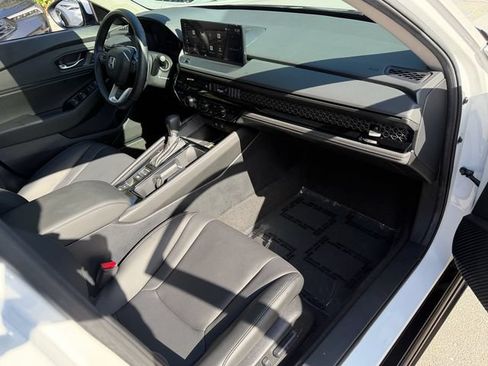 Used 2025 Honda Accord Touring image 19
