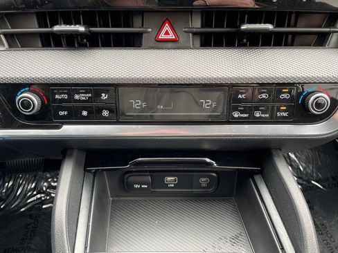 Used 2024 Kia Sportage LX FWD image 21
