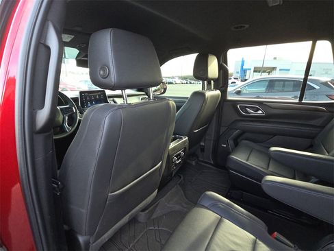 Used 2024 Chevrolet Tahoe Z71 w/ Luxury Package image 27