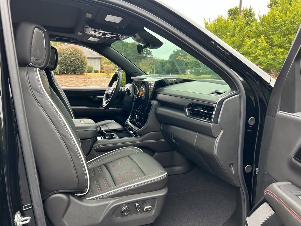 Used 2026 GMC Yukon AT4 Ultimate AWD/4WD image 48