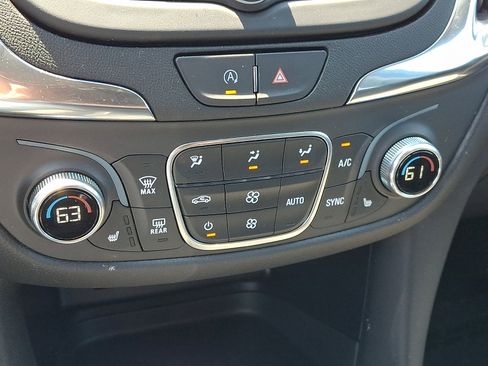 Certified 2024 Chevrolet Equinox LT FWD image 16