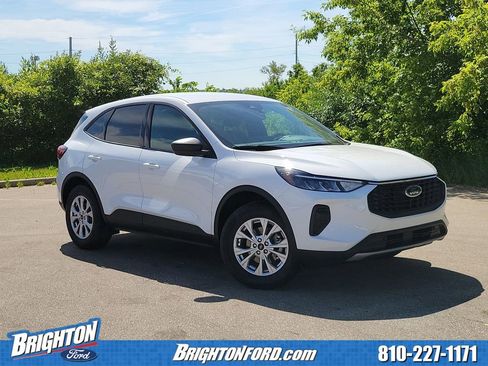 Used 2026 Ford Escape Active w/ Tech Pack #1 AWD/4WD image 1