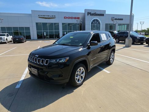 Used 2025 Jeep Compass Sport AWD/4WD image 9