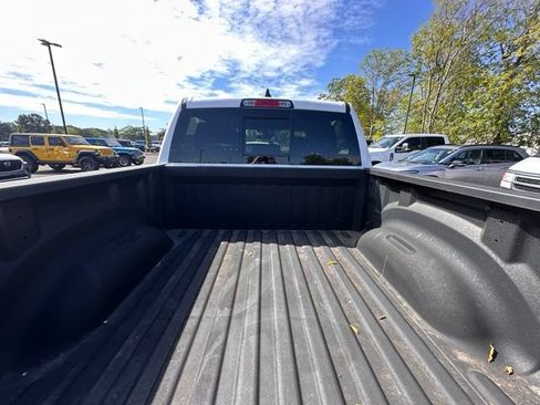 Used 2025 RAM 1500 Laramie AWD/4WD image 15
