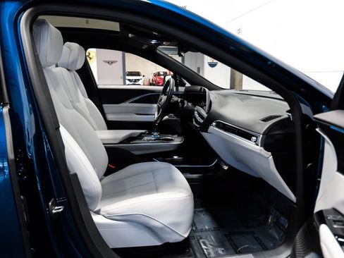 Used 2024 Cadillac Lyriq Sport w/ LPO, Floor Liner Package RWD image 33