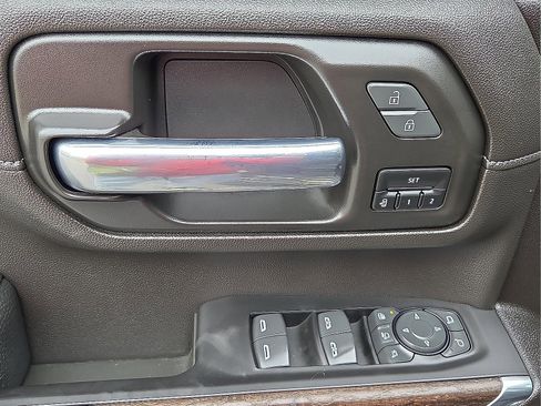 Used 2022 GMC Sierra 3500 Denali w/ Denali Ultimate Package image 13