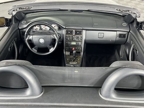 Used 2004 Mercedes-Benz SLK 32 AMG image 38