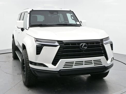 Used 2025 Lexus GX 550 w/ Cold Area Package image 2