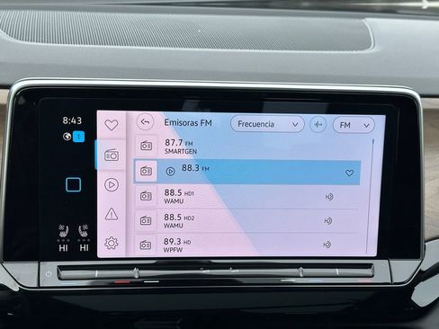 Used 2024 Volkswagen Atlas SE w/ Panoramic Sunroof Package image 14