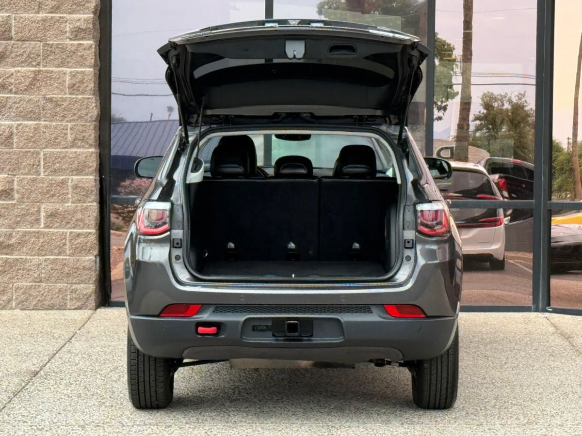 Used 2019 Jeep Compass Trailhawk w/ Leather Interior Group AWD/4WD image 30
