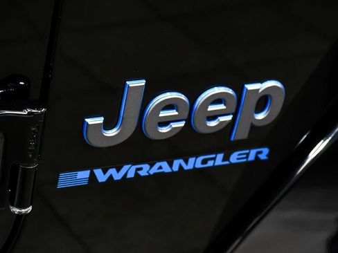 Used 2023 Jeep Wrangler Unlimited Rubicon 4xe w/ Cold Weather Group AWD/4WD image 82