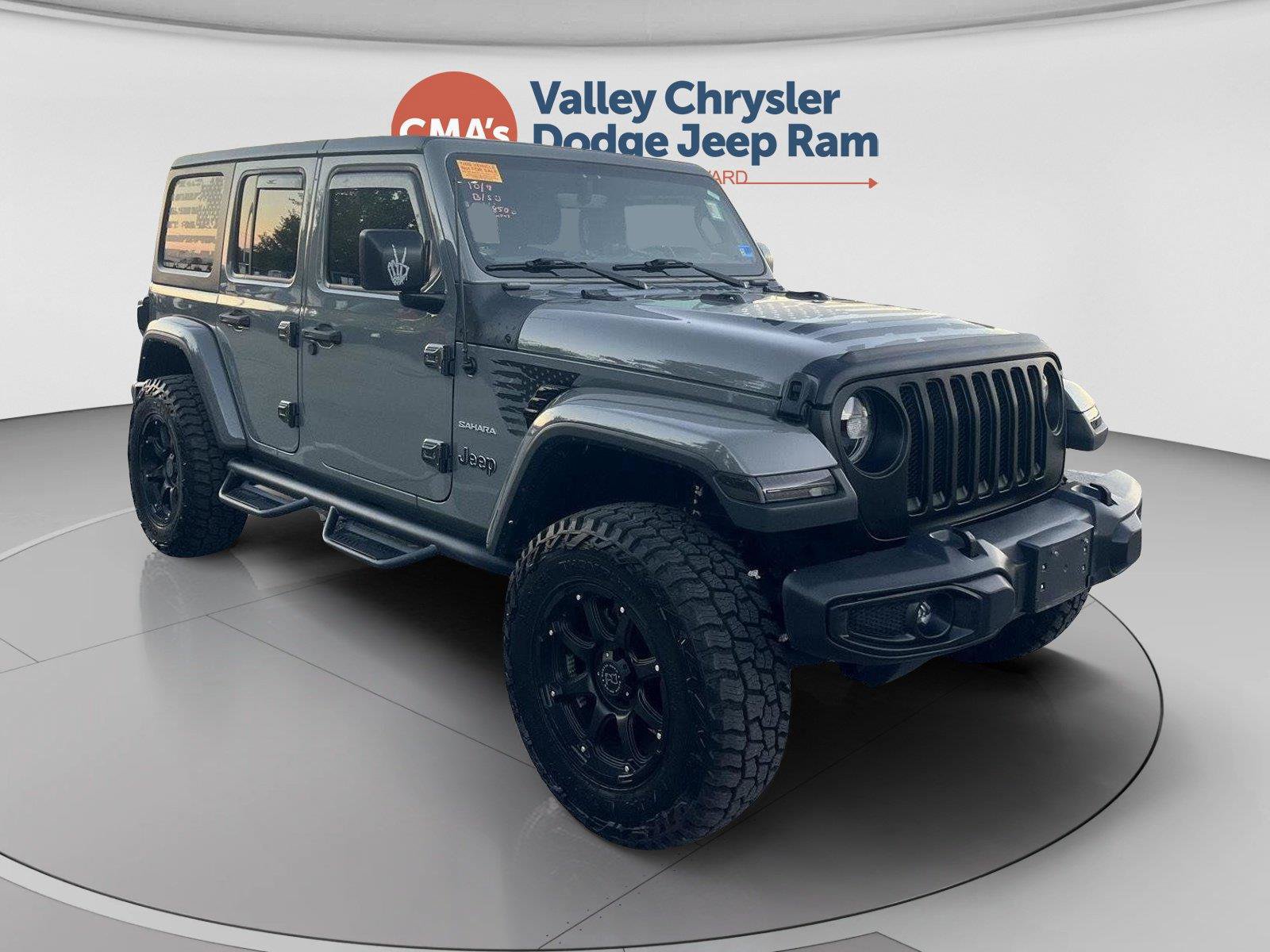 Used 2022 Jeep Wrangler Unlimited Sahara w/ Cold Weather Group AWD/4WD image 7