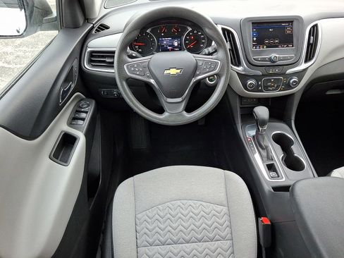 Used 2022 Chevrolet Equinox LS w/ LS Convenience Package image 10