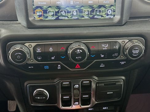 Used 2023 Jeep Wrangler Unlimited w/ Cold Weather Group image 23