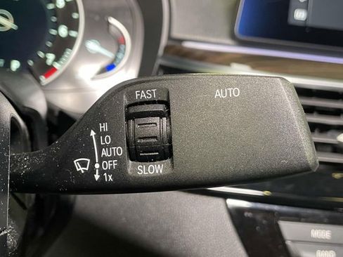 Used 2019 BMW 540i xDrive AWD/4WD image 36