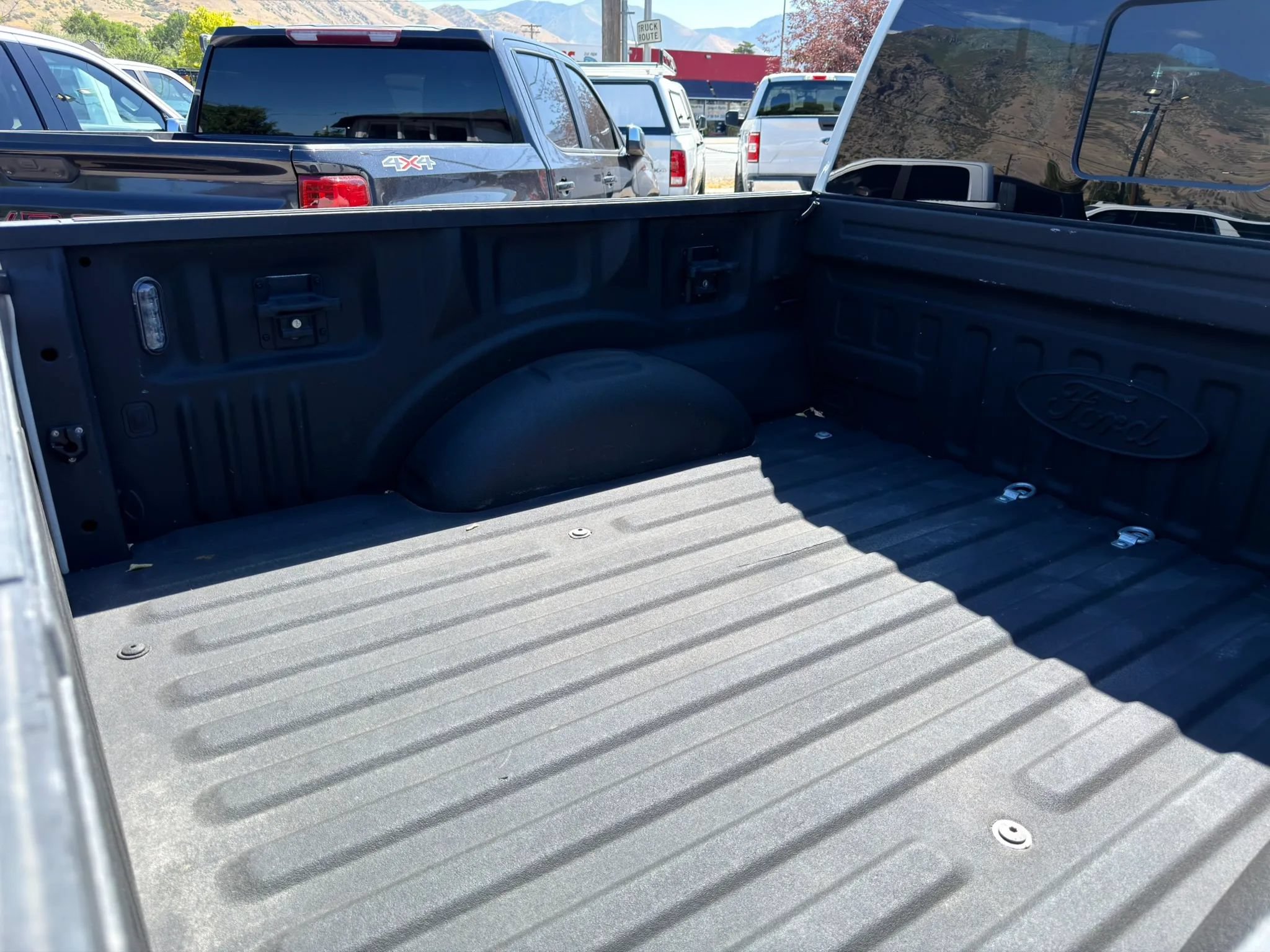 Used 2020 Ford F150 Platinum w/ Equipment Group 701A Luxury AWD/4WD image 18