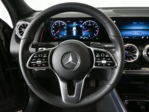Certified 2022 Mercedes-Benz GLB 250 image 2