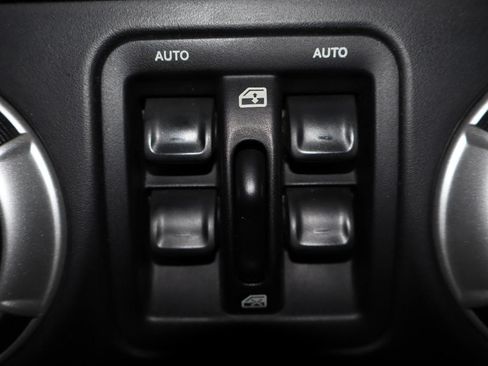 Used 2017 Jeep Wrangler Unlimited Sahara w/ Connectivity Group AWD/4WD image 18