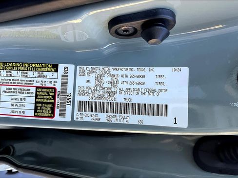 Used 2025 Toyota Tundra Limited image 36